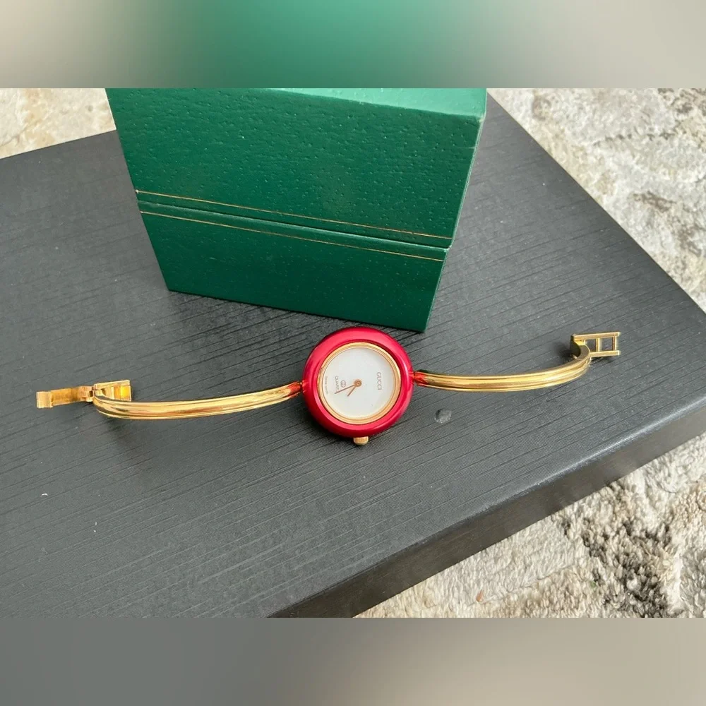 AUTHENTIC GUCCI watch set ❤️💚🖤💙💛 - Picture 11 of 13
